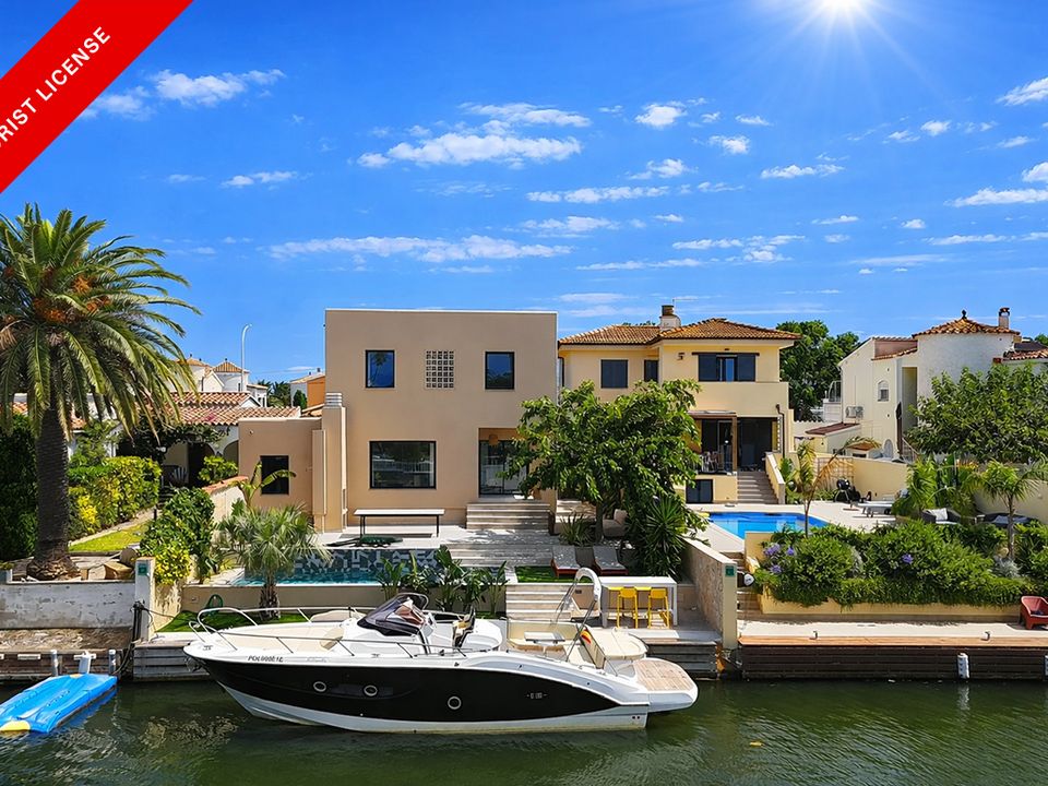 Villa i Empuriabrava, Gerona - foto 1